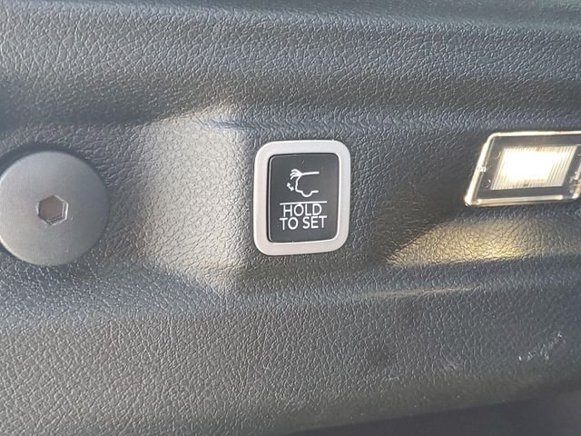 Used 2023 White Jeep Limited image 35