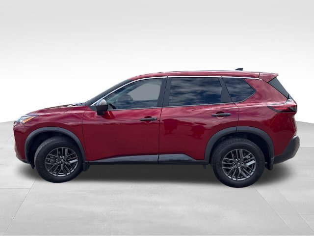 Used 2023 Red Nissan S image 4
