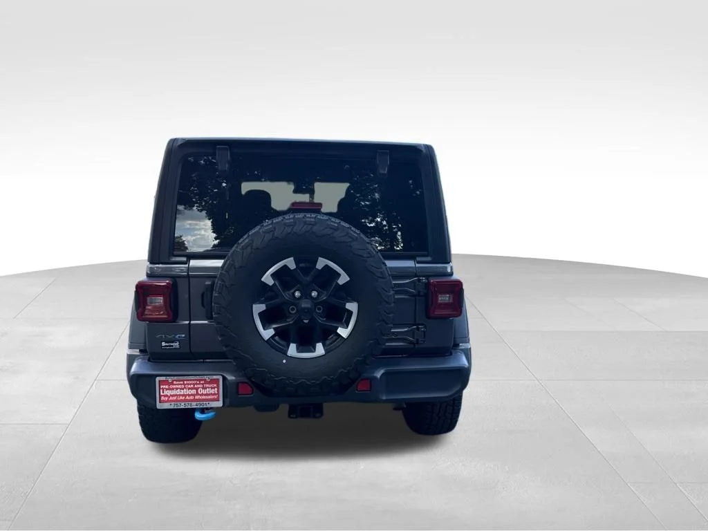 Used 2024 Gray Jeep Rubicon 4xe image 3