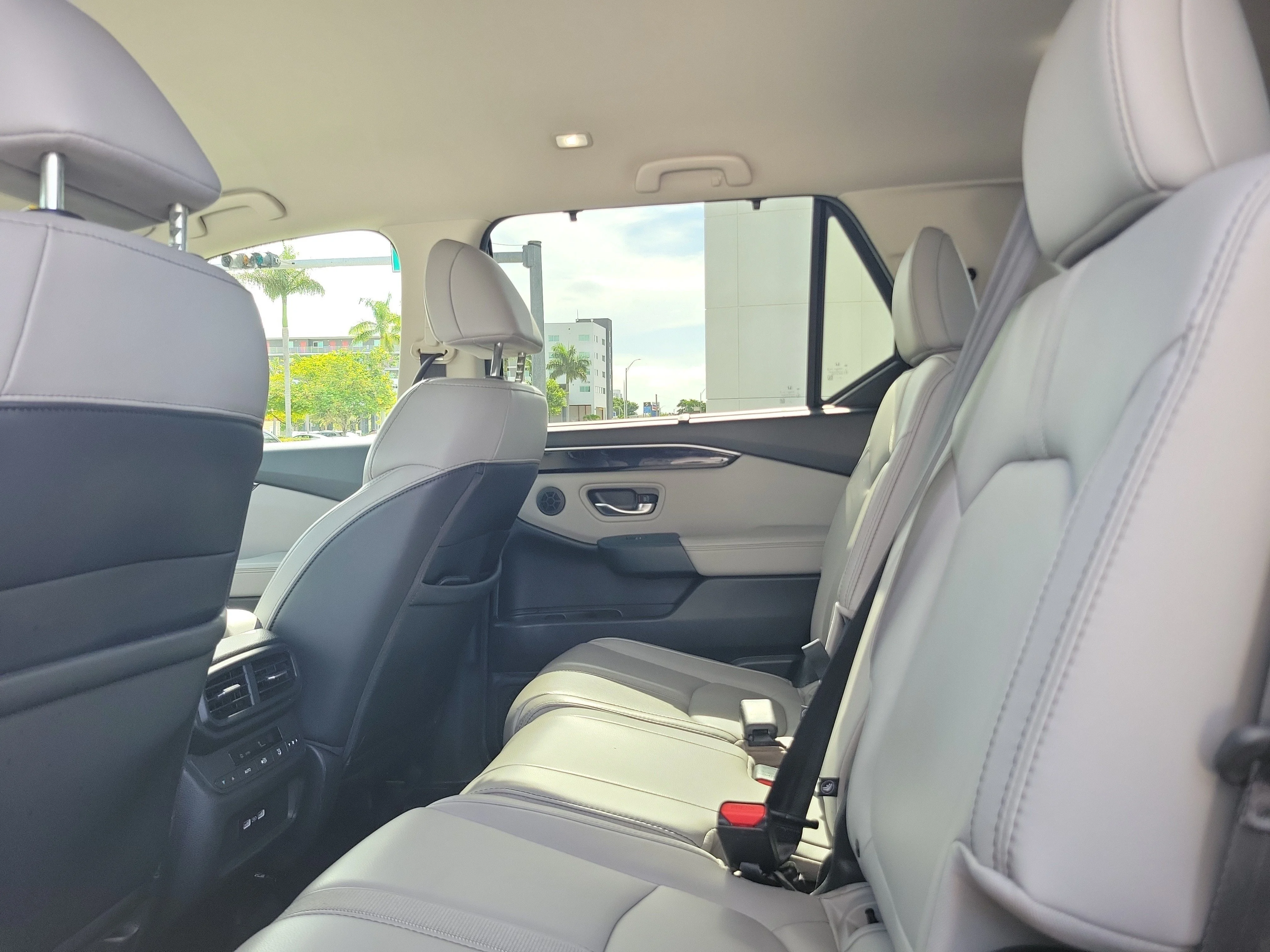 2023 Honda Pilot EX-L - Photo 14