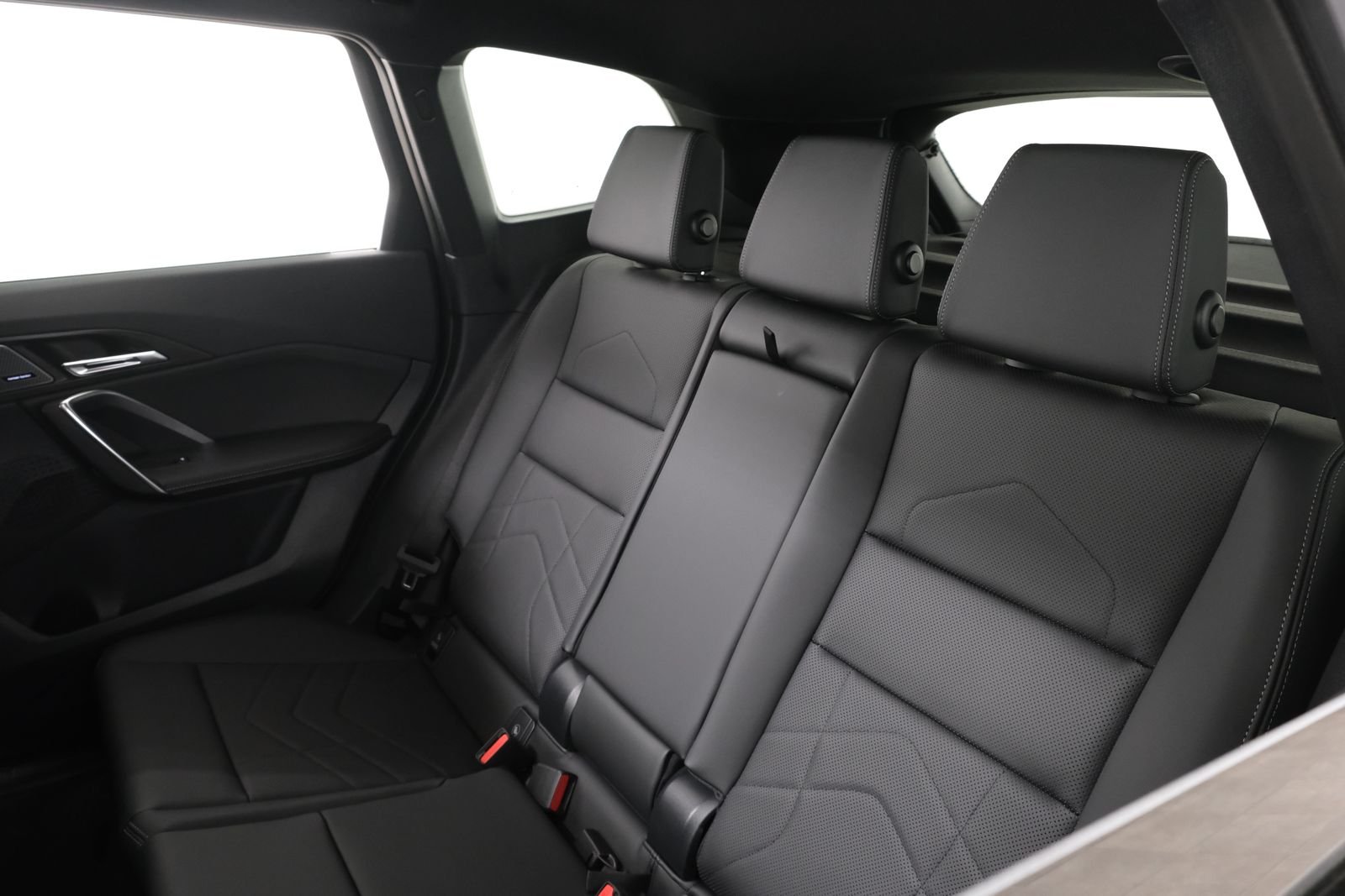 New 2027 C3n BMW xDrive28i image 34