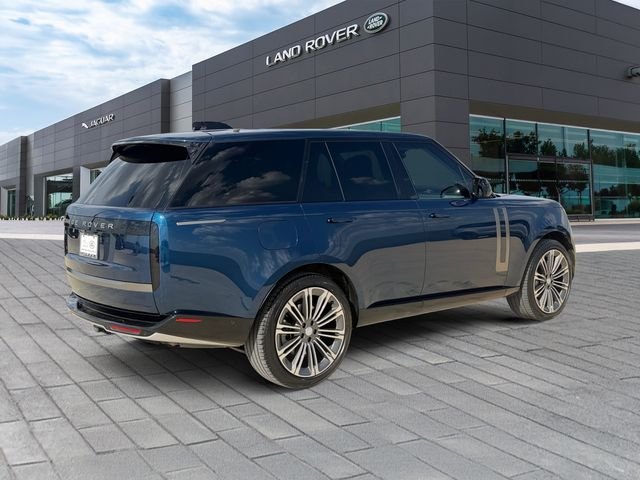 Used 2024 Blue Land Rover SE image 5