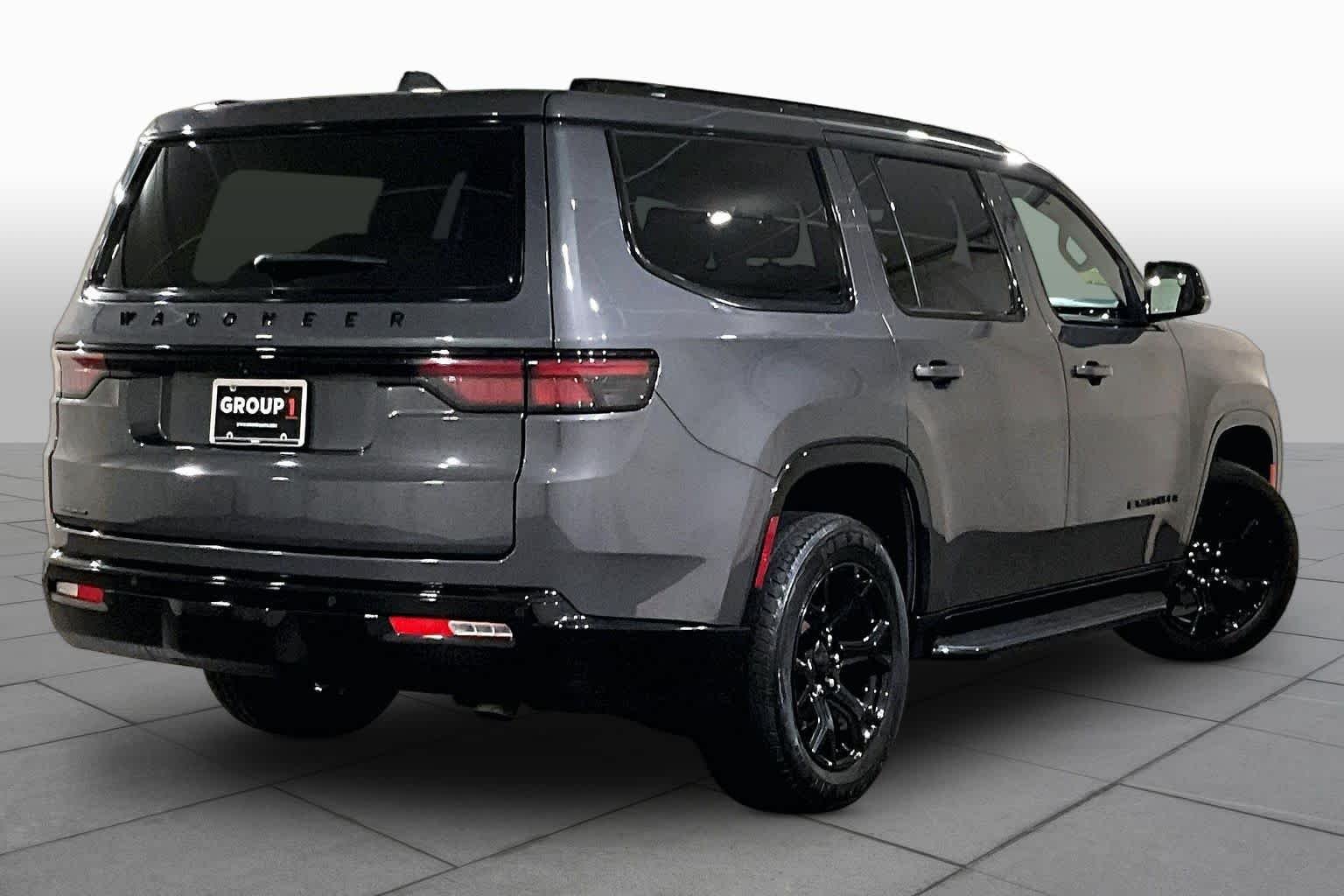 Used 2023 Baltic Gray Metallic Clearcoat Jeep Series II Carbide image 12