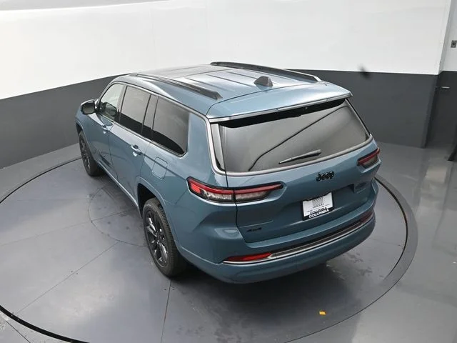 New 2026 Steel Blue Exterior Paint Jeep Limited Reserve image 15