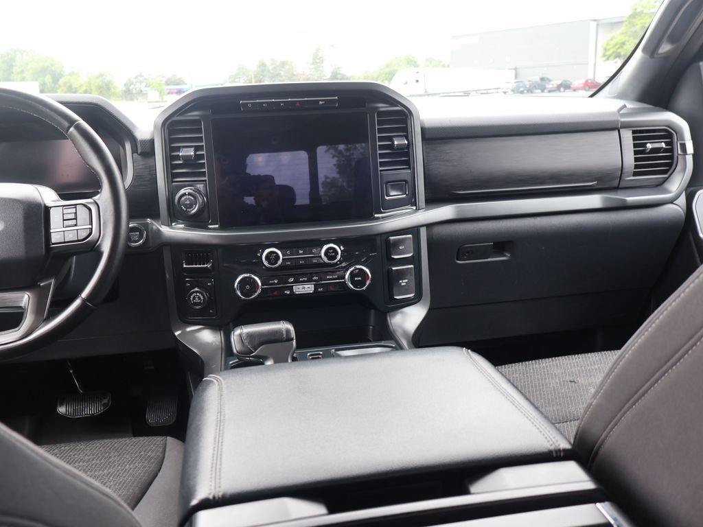Used 2024 Black Ford XLT image 33