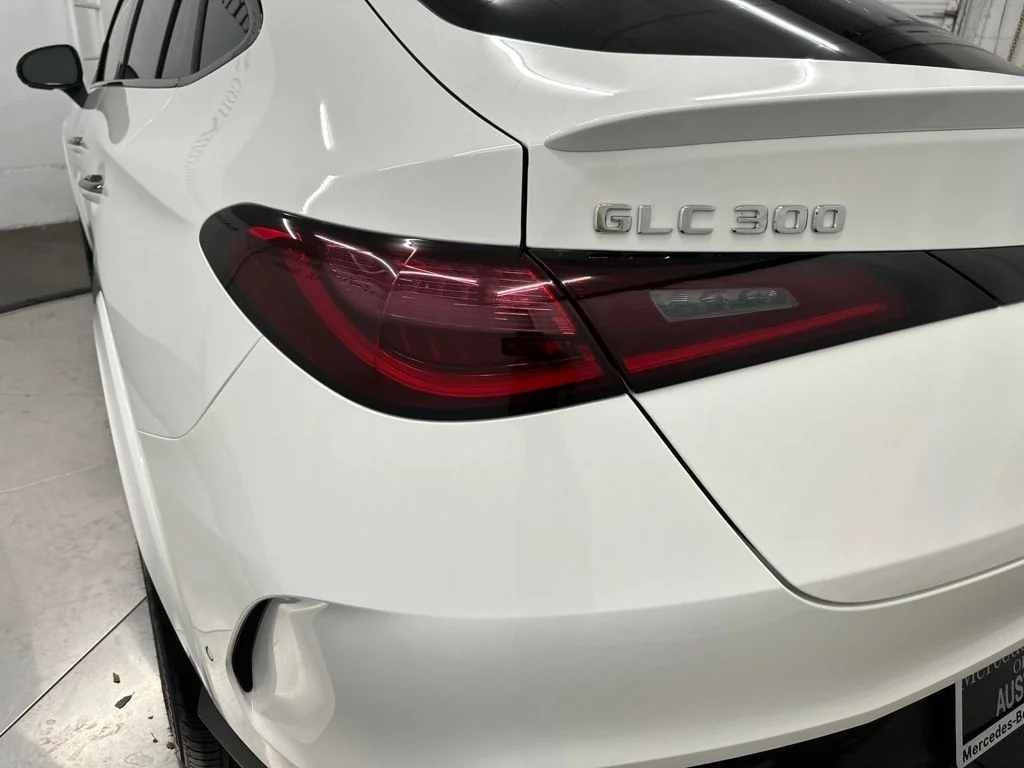 New 2027 White Mercedes-Benz GLC 300 image 11