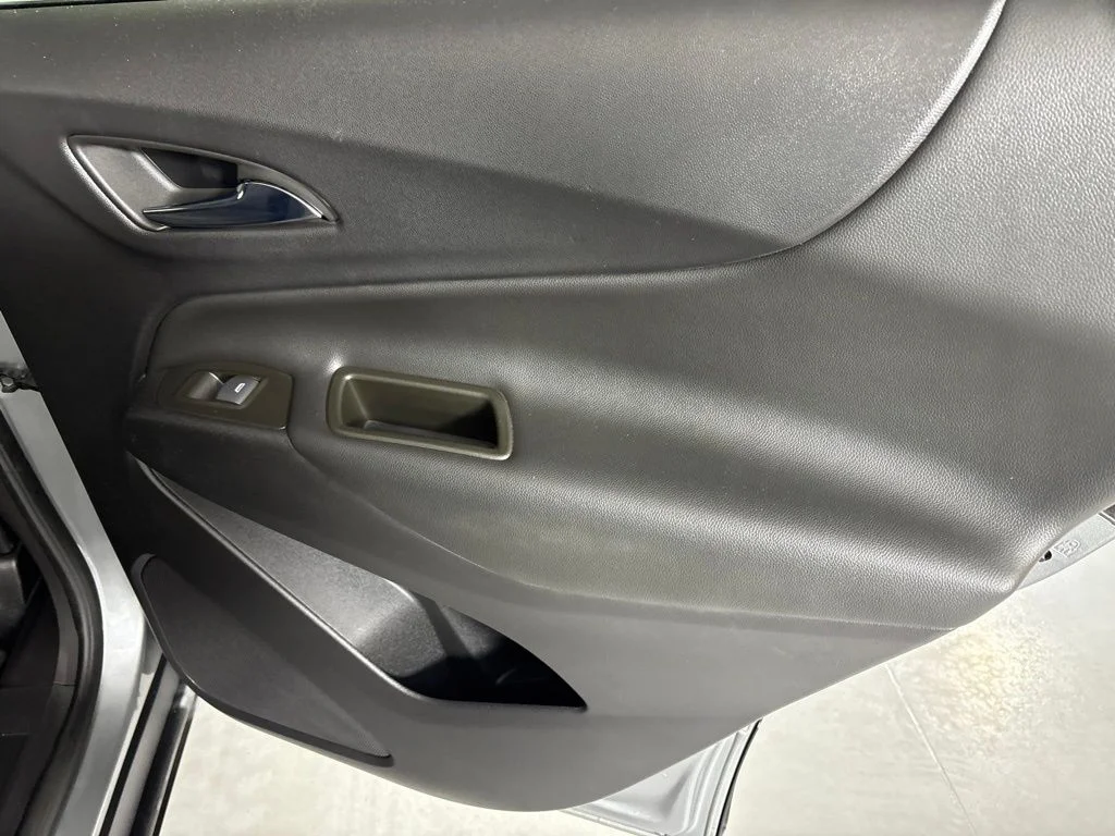 Used 2023 Gray Chevrolet LT image 17