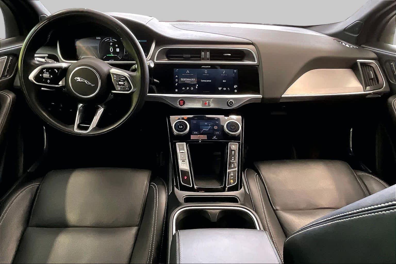 Used 2022 Yulong White Metallic Jaguar HSE image 14