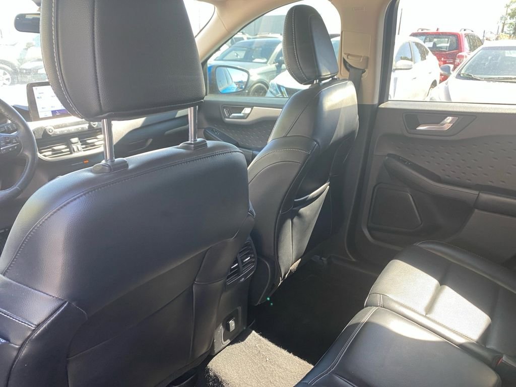 Used 2020 Blue Ford SEL image 19