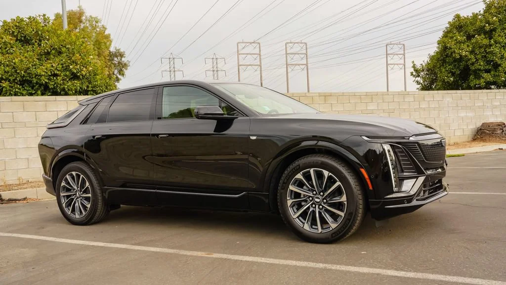 2027 Cadillac LYRIQ Premium Sport - Photo 6