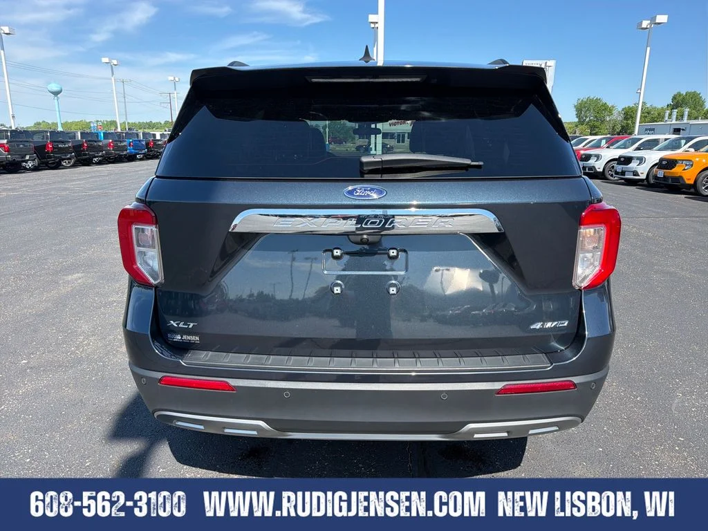 Used 2024 Blue Ford XLT image 4