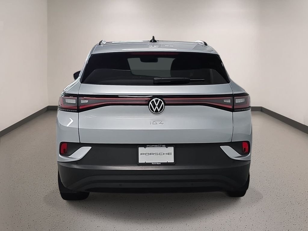 Used 2021 Silver Volkswagen Pro S image 6