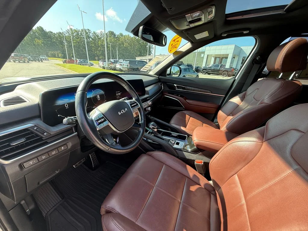 Used 2024 White Kia SX image 19