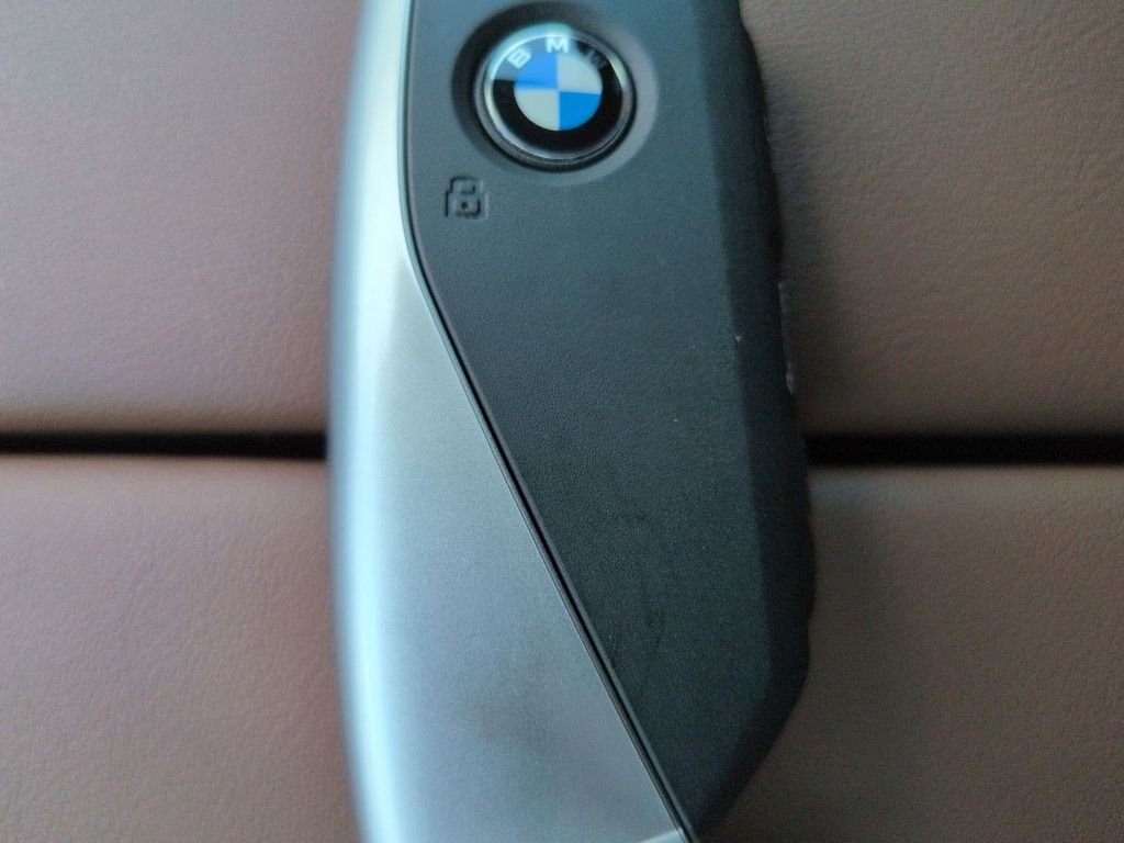 New 2026 Alpine White BMW xDrive40i image 30