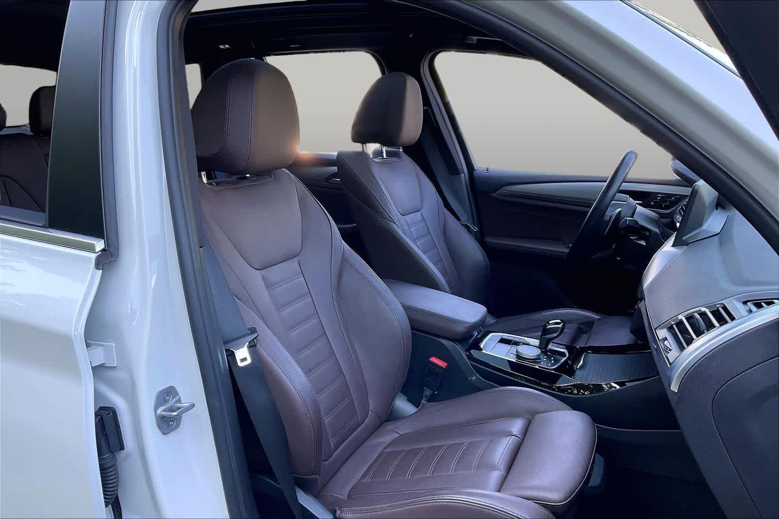 Used 2022 Mineral White Metallic BMW xDrive30i image 8