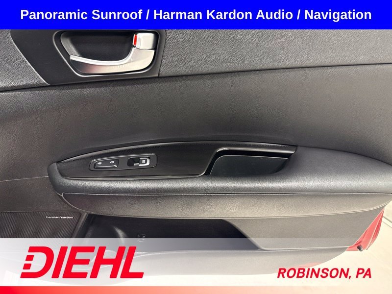 Used 2018 Red Kia SX image 13