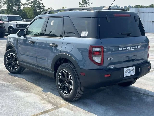 New 2026 Azure Gray Metallic Tri-Coat Ford Outer Banks image 5