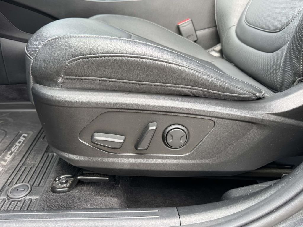 Used 2024 Gray Hyundai SEL image 20