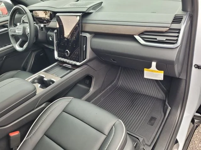 2026 GMC Acadia Denali - Photo 18