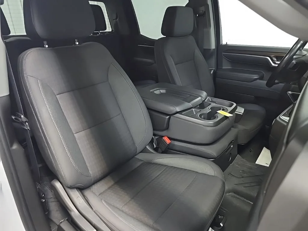 Used 2022 White Chevrolet LT image 14