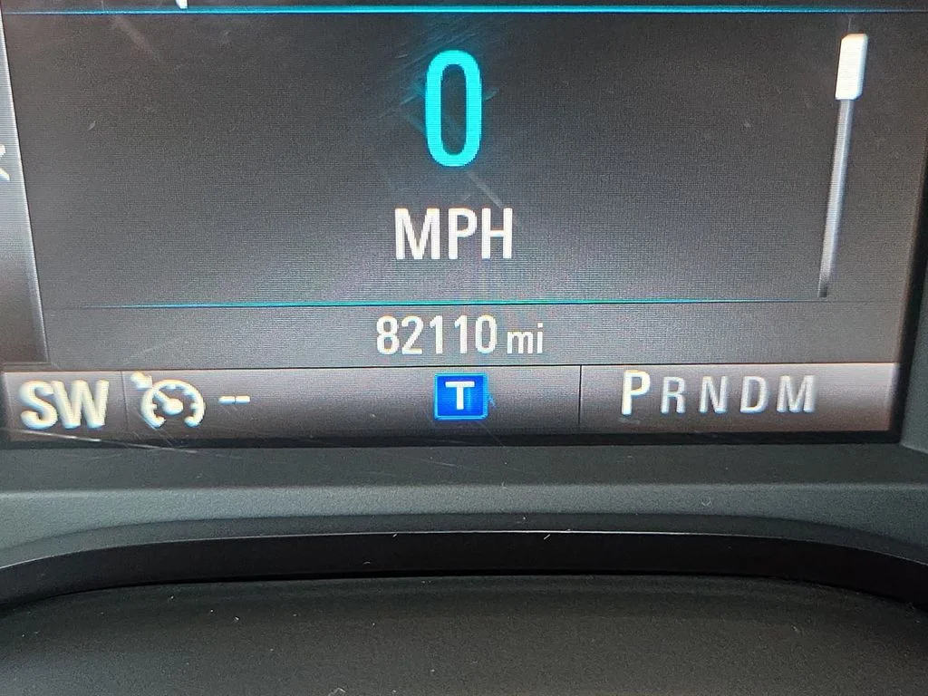 Used 2018 White Chevrolet 1LT image 27