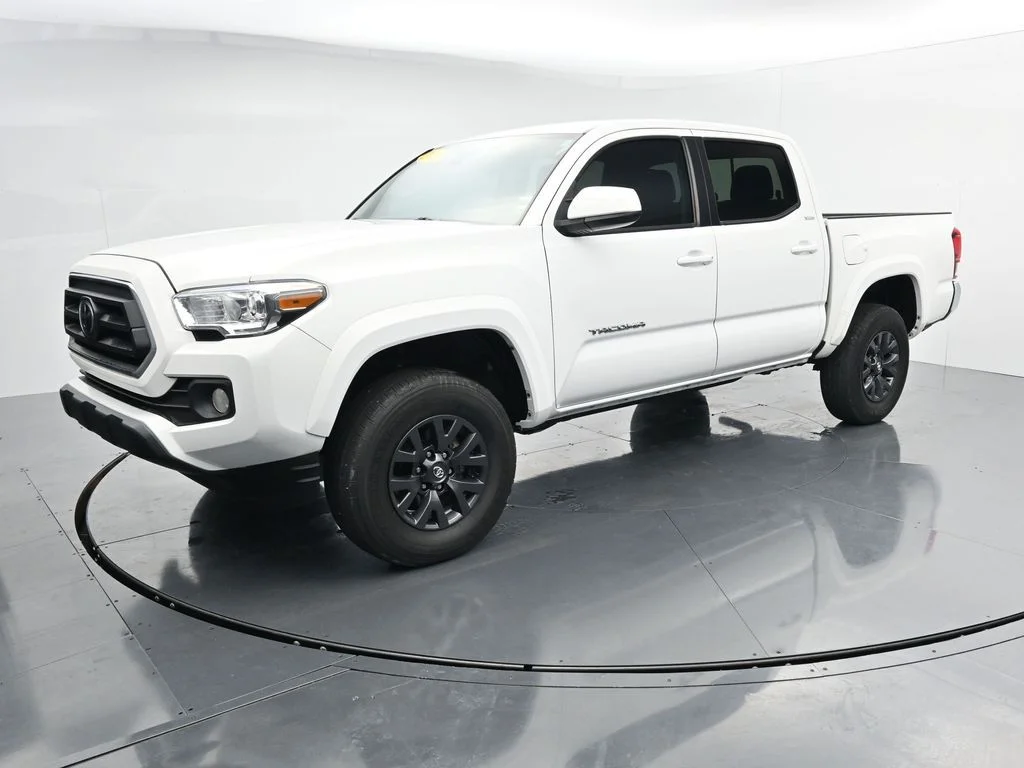 Used 2023 White Toyota SR5 image 3