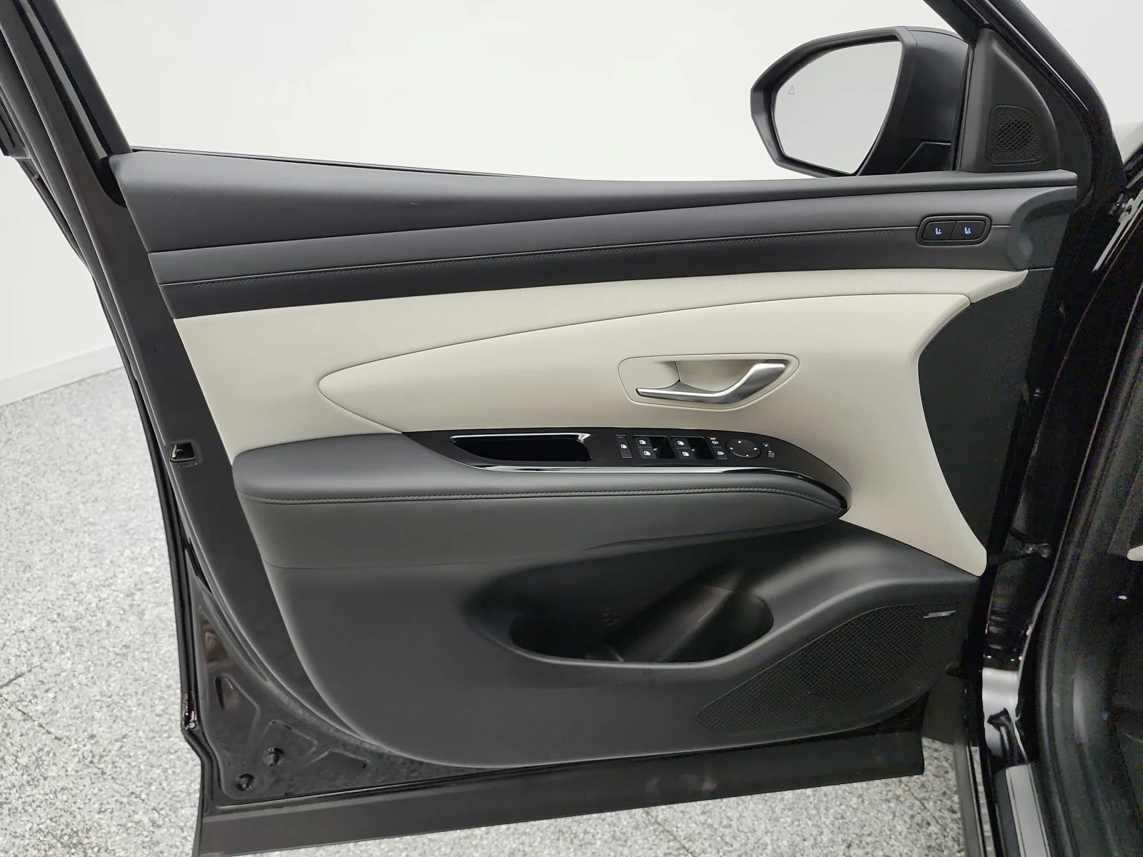 Used 2025 Ash Black Hyundai Limited AWD image 14