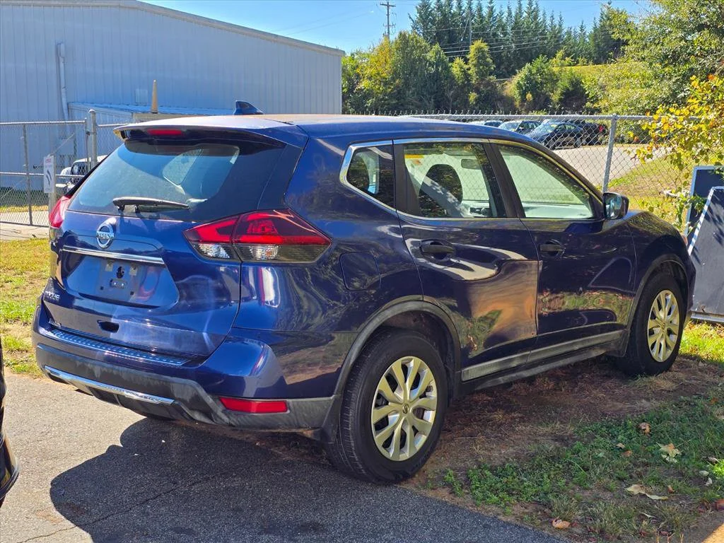 Used 2018 Blue Nissan S image 12