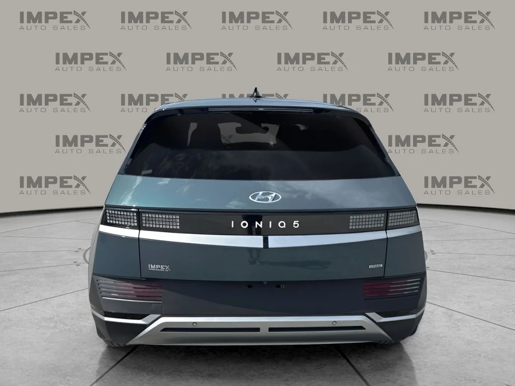 Used 2023 Green Hyundai SEL image 4