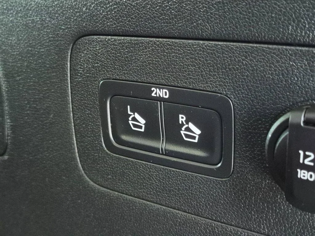 Used 2023 Black Kia X-Line S image 9