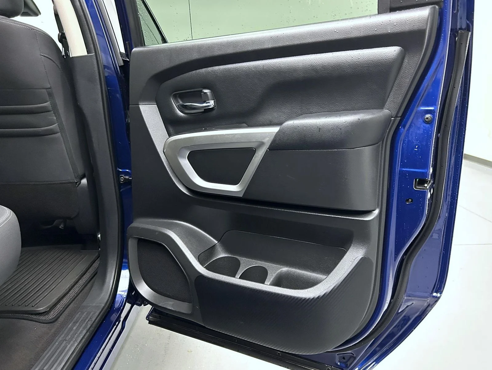 Used 2021 Blue Nissan SV image 17