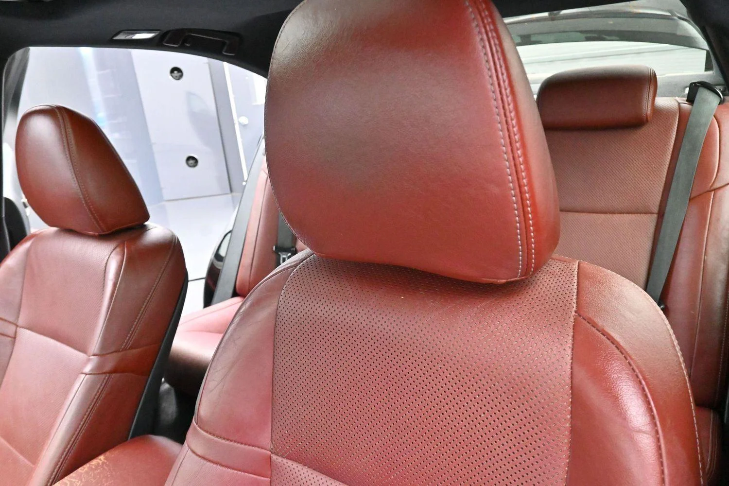 Used 2015 Ultra White Lexus Crafted Line image 15