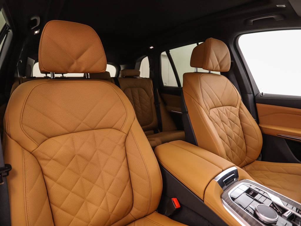 New 2026 Gray Metallic BMW xDrive40i image 32