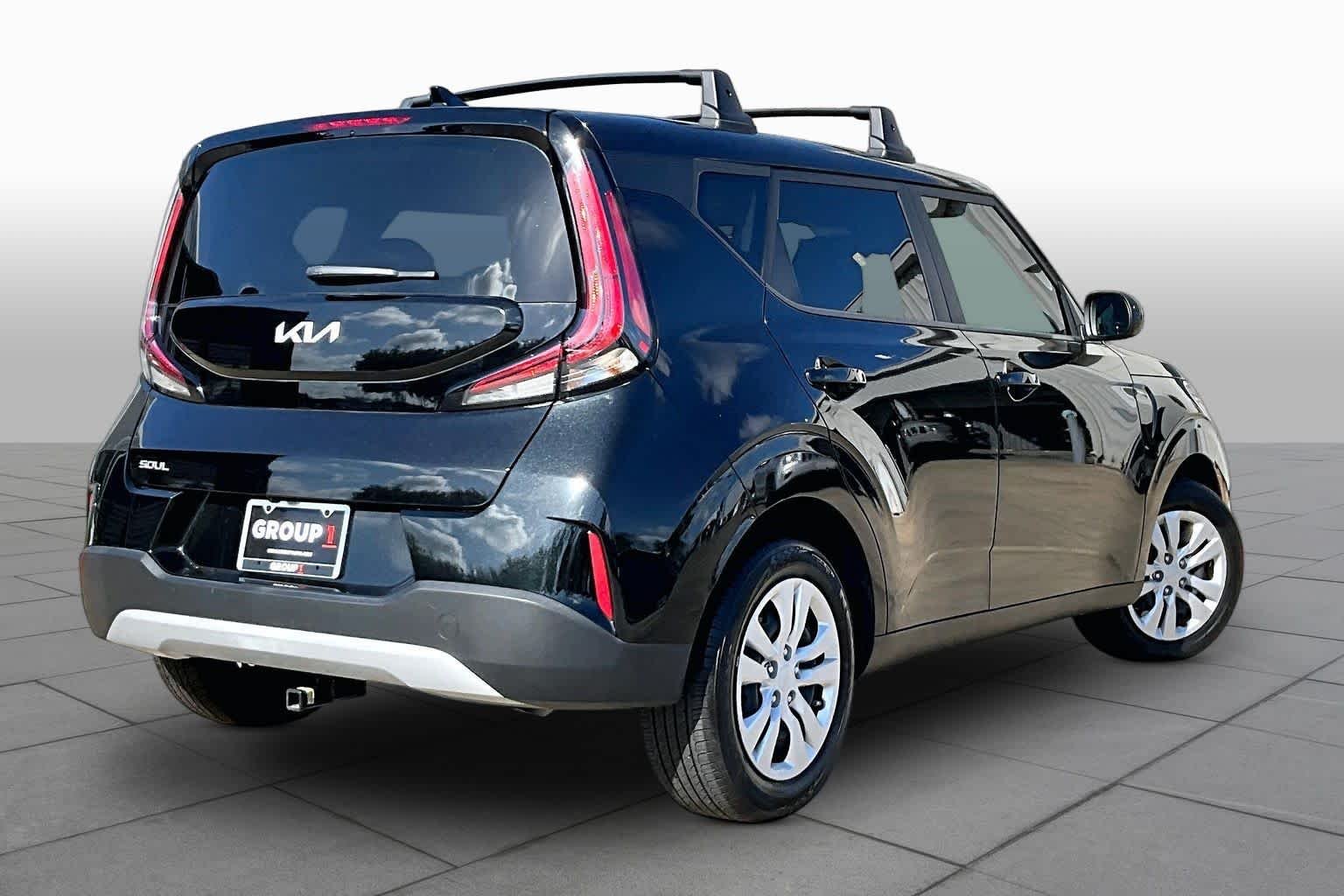 Used 2023 Fusion Black Kia LX image 12