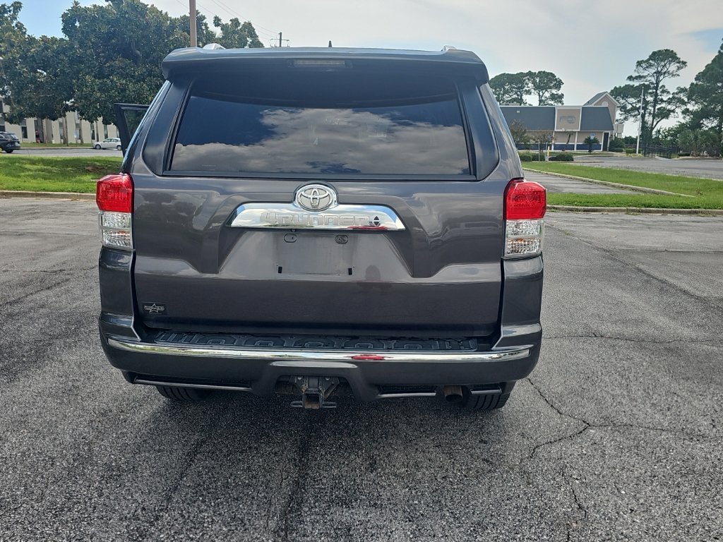 Used 2011 Gray Toyota Limited image 7
