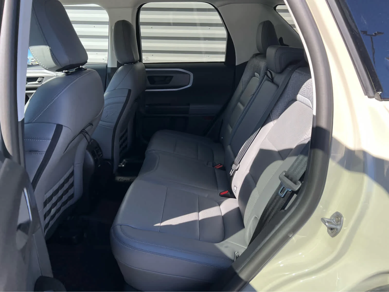 Used 2025 Desert Sand Ford Badlands image 27