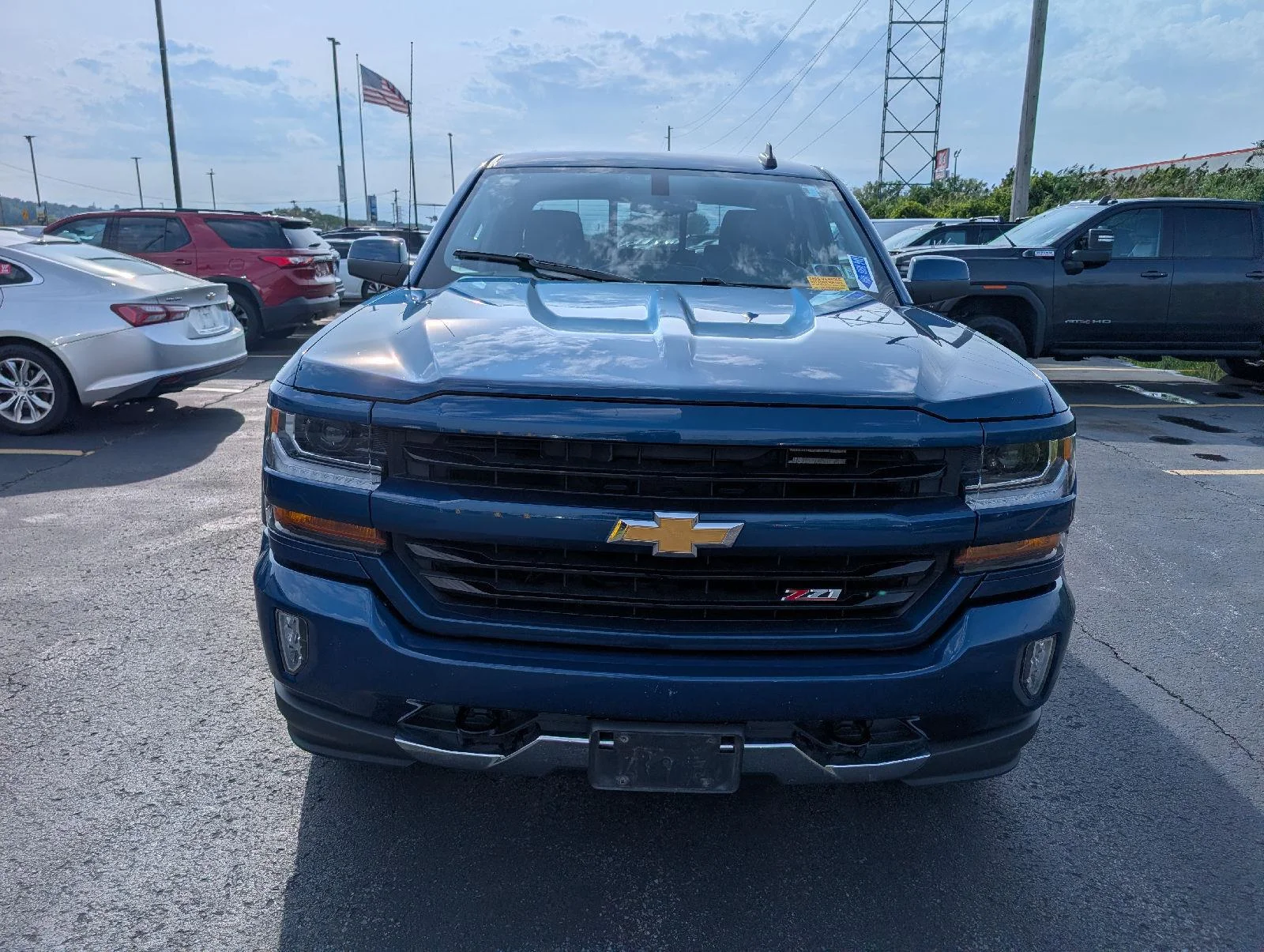 Used 2018 Deep Ocean Blue Metallic Chevrolet LT image 2