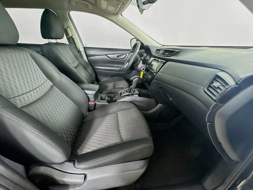 Used 2018 Magnetic Black Nissan S image 34