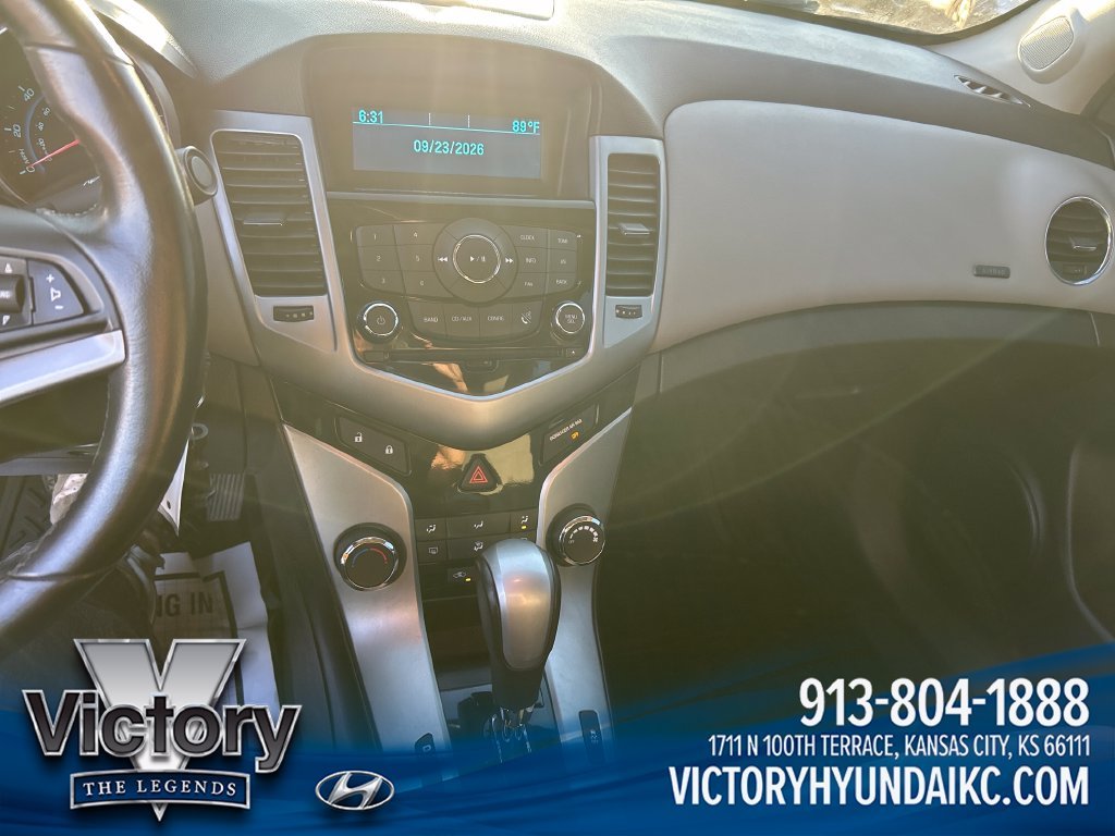 Used 2014 White Chevrolet 1LT image 22