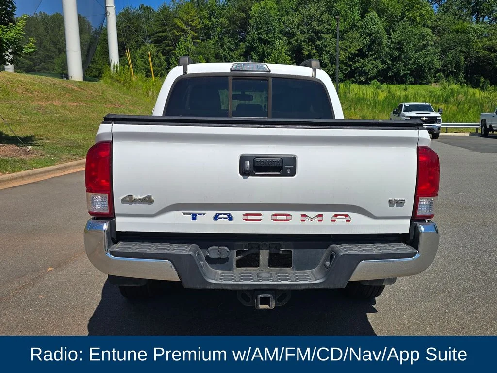Used 2017 White Toyota SR5 image 5