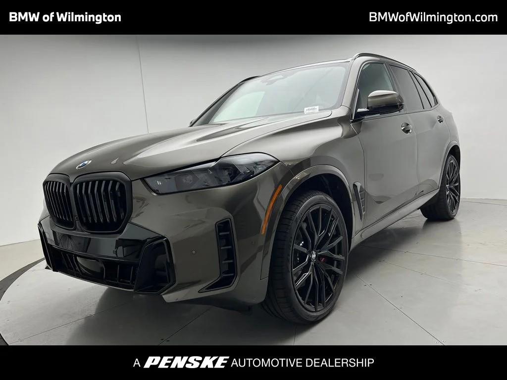 New 2026 Manhattan Green Metallic BMW sDrive40i image 1