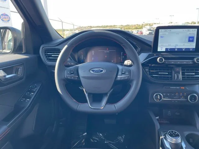 2026 Ford Escape ST-Line - Photo 13