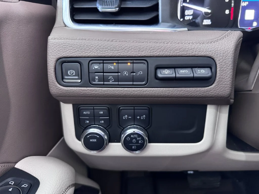 2021 GMC Yukon Denali - Photo 29