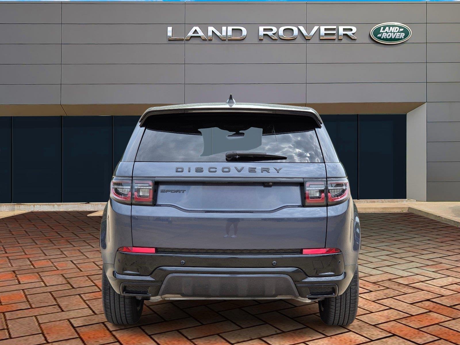 Used 2024 Varesine Blue Metallic Land Rover Dynamic SE image 5
