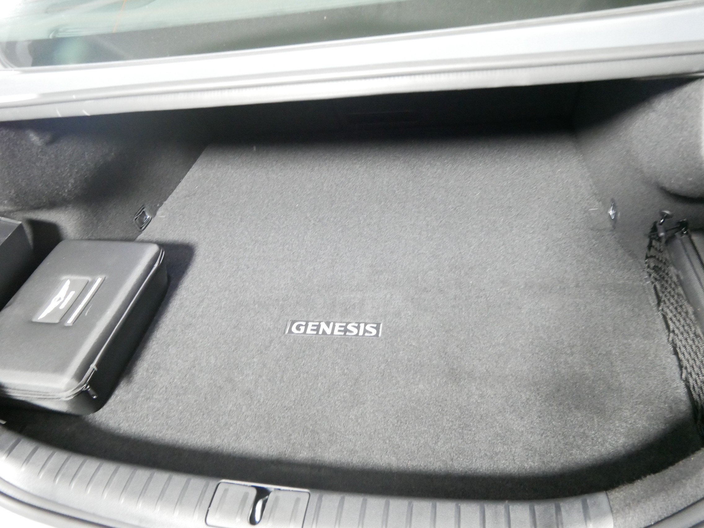 Certified Used 2026 Savile Silver Genesis 3.3T Sport Prestige image 18