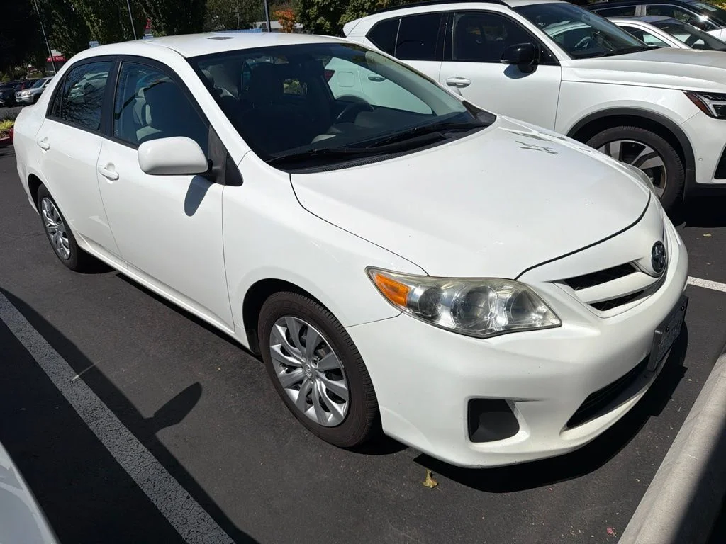 Used 2012 White Toyota LE image 4