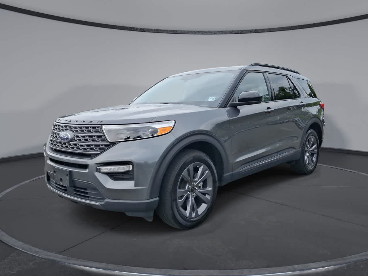 2023 Ford Explorer XLT 4WD's photo