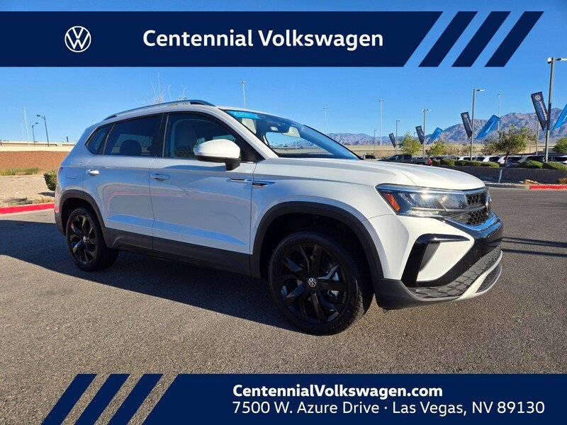 2023 Volkswagen Taos SE's photo