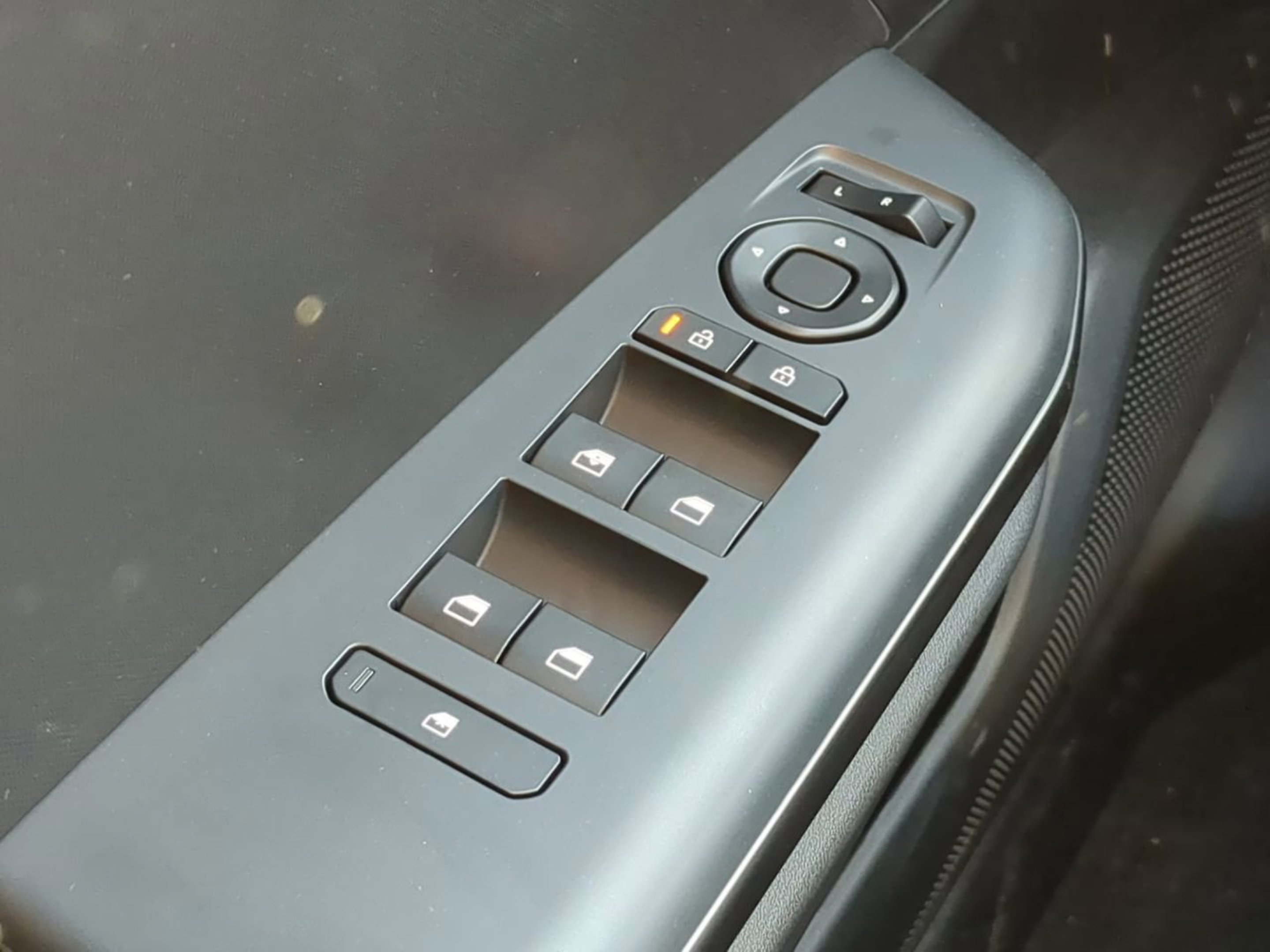 New 2026 Steel Gray Kia LXS image 41