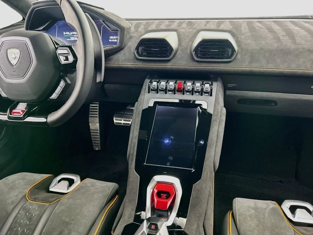 Used 2023 Orange Lamborghini  image 13